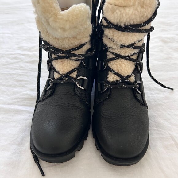 Sorel Phoenix Short Lace Cozy Black/Noir Boots NWT Size 7.5 - Picture 3 of 5